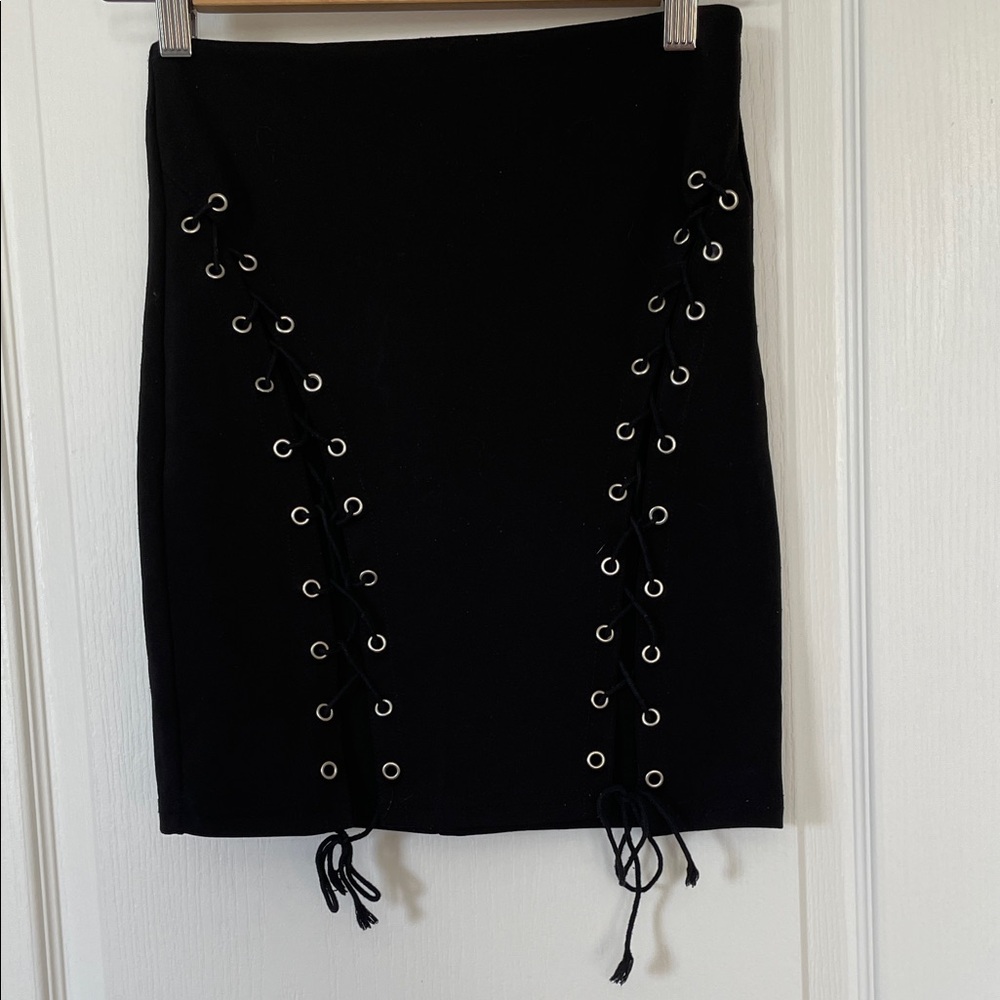 PrettyLittleThing Black Lace-Up Pencil Skirt